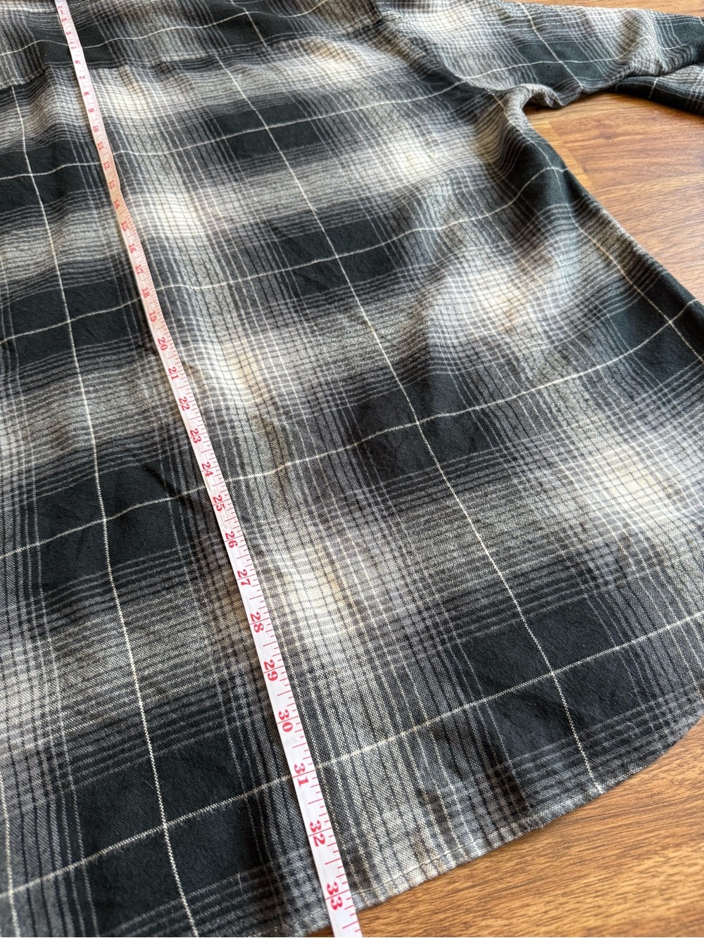 Men's Black & Gray Ombre Plaid Button-Down Shirt - Picture 7 of 8